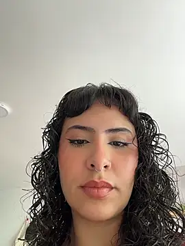 SugarTroubl33 online show from March 13, 1:51 pm