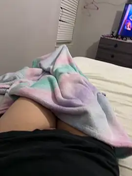 Snapshot of celeste103129 chatting on October 29, 3:09 am celeste103129 online show from October 29, 3:09 am