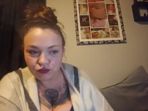 BartenderSteph online show from November 22, 7:51 am