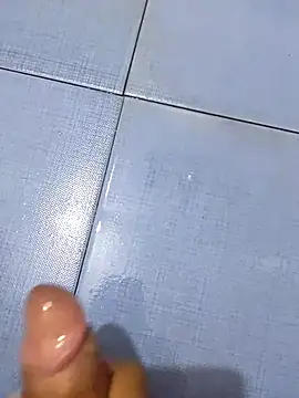 Snapshot of hyderabadmaleee chatting on November 2, 5:32 am hyderabadmaleee online show from November 2, 5:32 am