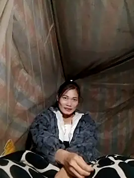 Snapshot of doggy-00 chatting on November 19, 2:00 am doggy-00 online show from November 19, 2:00 am