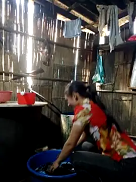 Snapshot of doggy-00 chatting on December 1, 4:50 am doggy-00 online show from December 1, 4:50 am