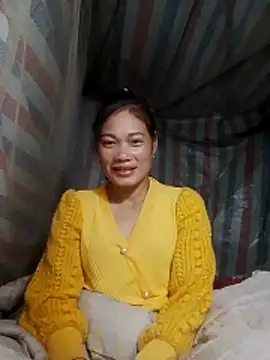 Snapshot of doggy-00 chatting on December 3, 8:51 pm doggy-00 online show from December 3, 8:51 pm