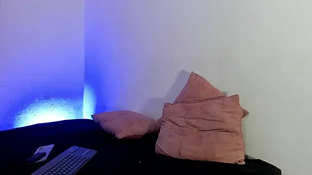 Snapshot of damian_fort1 chatting on November 8, 12:05 pm damian fort1 online show from November 8, 12:05 pm