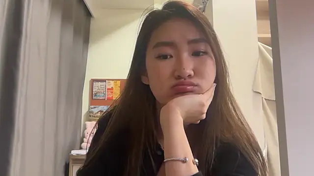 Snapshot of AlishaCheng chatting on December 21, 1:18 pm AlishaCheng online show from December 21, 1:18 pm