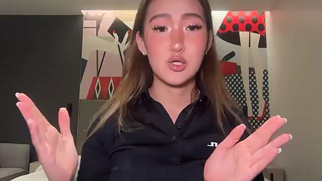 Snapshot of AlishaCheng chatting on June 25, 1:04 pm AlishaCheng online show from June 25, 1:04 pm