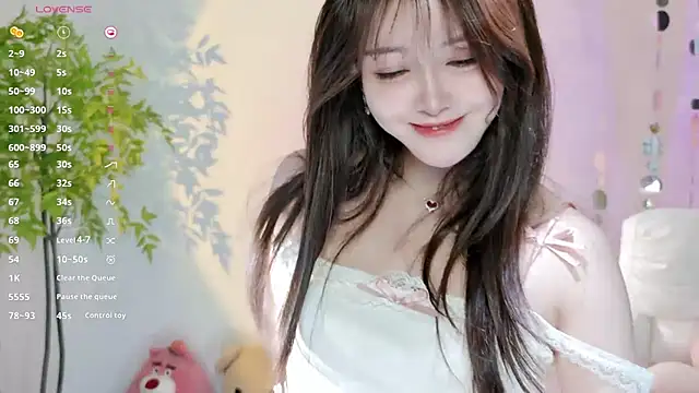 Yiluo95 online show from May 11, 4:04 pm
