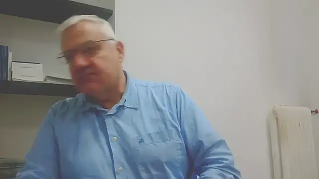 Snapshot of Diegoriv71 chatting on January 15, 12:10 pm Diegoriv71 online show from January 15, 12:10 pm