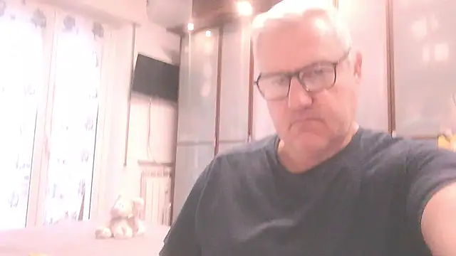 Snapshot of Diegoriv71 chatting on February 6, 7:12 am Diegoriv71 online show from February 6, 7:12 am