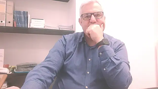 Snapshot of Diegoriv71 chatting on February 9, 8:51 am Diegoriv71 online show from February 9, 8:51 am