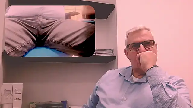 Snapshot of Diegoriv71 chatting on February 13, 11:50 am Diegoriv71 online show from February 13, 11:50 am