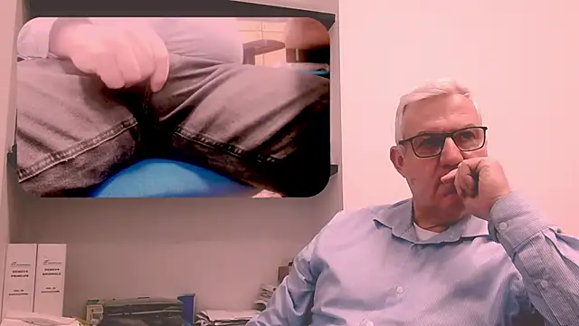 Snapshot of Diegoriv71 chatting on February 19, 9:38 am Diegoriv71 online show from February 19, 9:38 am