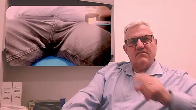 Snapshot of Diegoriv71 chatting on February 24, 11:30 am Diegoriv71 online show from February 24, 11:30 am