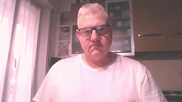 Snapshot of Diegoriv71 chatting on March 1, 6:59 am Diegoriv71 online show from March 1, 6:59 am