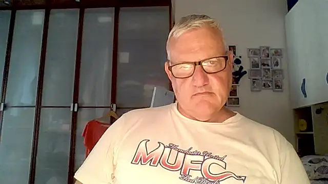 Snapshot of Diegoriv71 chatting on June 29, 2:17 pm Diegoriv71 online show from June 29, 2:17 pm
