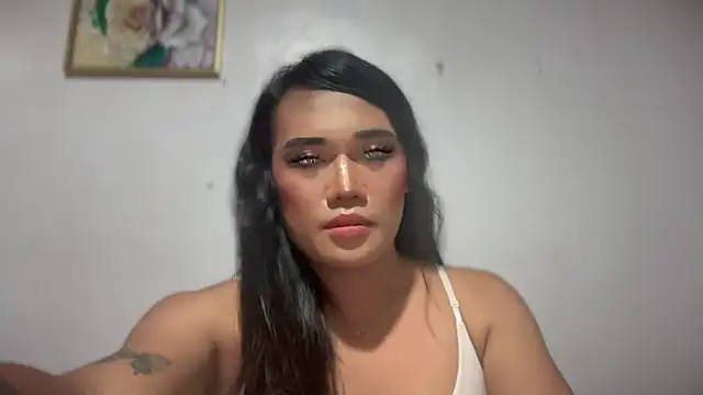 Snapshot of untouchable_mia chatting on October 30, 1:01 pm untouchable mia online show from October 30, 1:01 pm