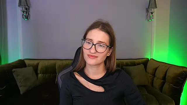 Snapshot of NaughtyNurseVibe chatting on October 31, 7:20 am NaughtyNurseVibe online show from October 31, 7:20 am