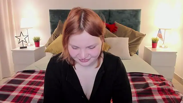 babyyullii online show from March 16, 5:44 am