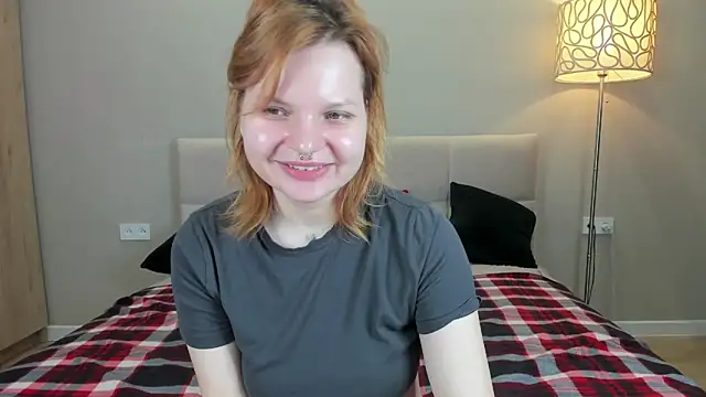 Snapshot of babyyullii chatting on April 23, 1:40 am babyyullii online show from April 23, 1:40 am