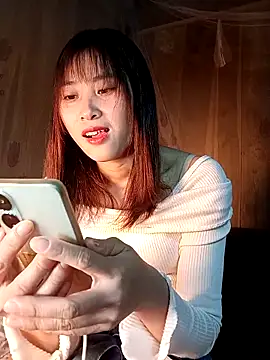 Snapshot of Em_xinh01 chatting on December 5, 12:14 pm Em xinh01 online show from December 5, 12:14 pm