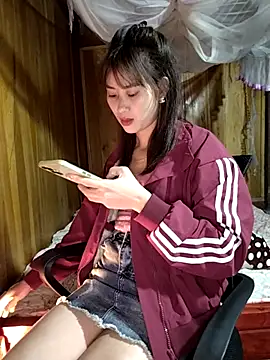 Snapshot of Em_xinh01 chatting on December 21, 1:40 pm Em xinh01 online show from December 21, 1:40 pm