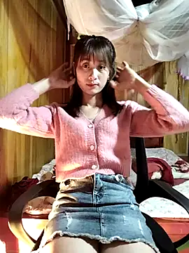 Snapshot of Em_xinh01 chatting on December 22, 10:56 am Em xinh01 online show from December 22, 10:56 am