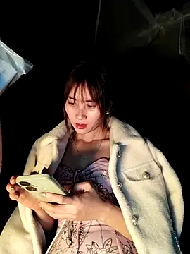 Snapshot of Em_xinh01 chatting on February 8, 5:49 pm Em xinh01 online show from February 8, 5:49 pm