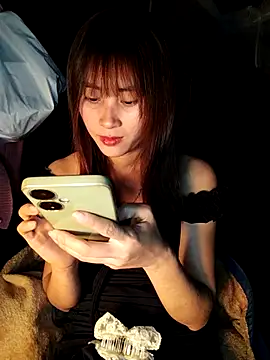 Snapshot of Em_xinh01 chatting on February 10, 11:25 am Em xinh01 online show from February 10, 11:25 am