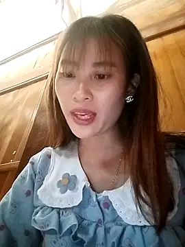 Snapshot of Em_xinh01 chatting on March 2, 5:08 am Em xinh01 online show from March 2, 5:08 am