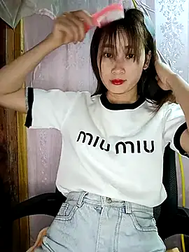 Em xinh01 online show from April 8, 11:27 pm