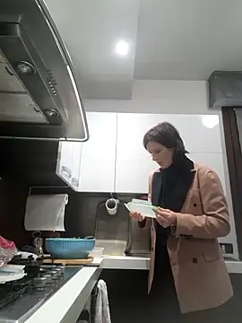 Piediniecollant online show from February 4, 11:49 am