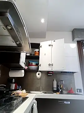 Piediniecollant online show from February 12, 11:05 am