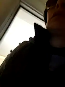 Piediniecollant online show from March 3, 11:05 am