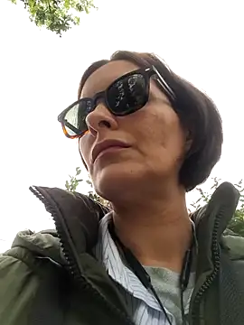 Piediniecollant online show from April 13, 10:21 am