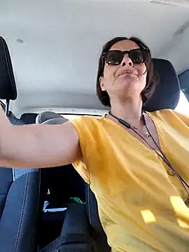 Piediniecollant online show from May 26, 10:00 am