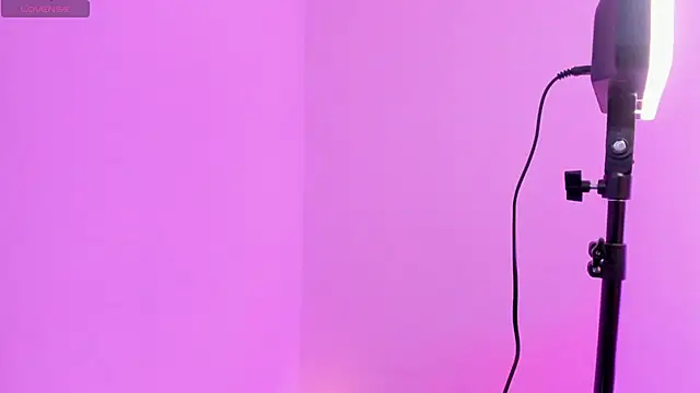 Snapshot of Loana_bdsm chatting on November 5, 10:48 am Loana bdsm online show from November 5, 10:48 am