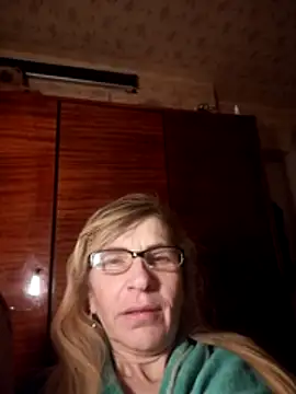 Snapshot of Georgette466 chatting on December 21, 3:35 am Georgette466 online show from December 21, 3:35 am