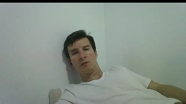 carliesexyman online show from November 22, 3:27 am