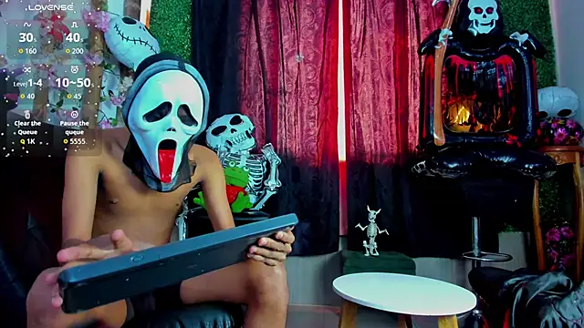 Snapshot of wild_best chatting on October 28, 7:38 pm wild best online show from October 28, 7:38 pm