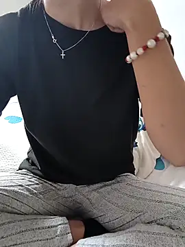 Snapshot of carlina28 chatting on November 5, 11:43 am carlina28 online show from November 5, 11:43 am