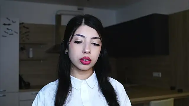 Snapshot of TonjaNeace chatting on November 9, 4:22 am TonjaNeace online show from November 9, 4:22 am