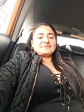 solandrea online show from November 5, 8:20 pm