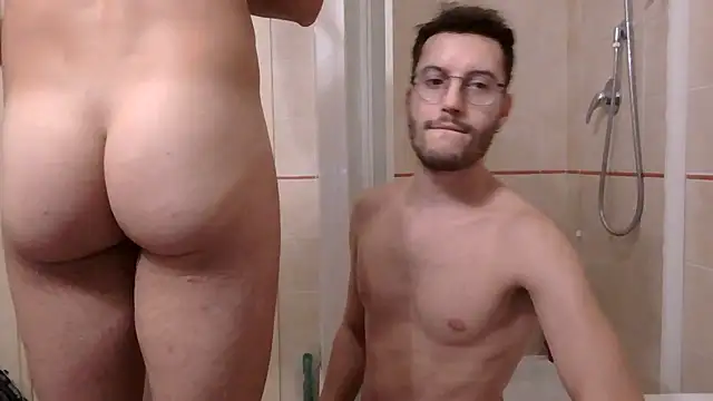 Amicisegreti2 online show from November 2, 10:12 pm