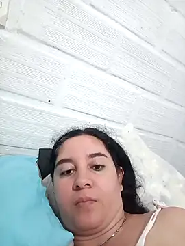 Snapshot of Camila-Valverde chatting on February 23, 3:04 am Camila-Valverde online show from February 23, 3:04 am