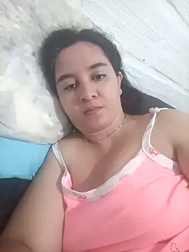 Snapshot of Camila-Valverde chatting on February 24, 6:28 pm Camila-Valverde online show from February 24, 6:28 pm