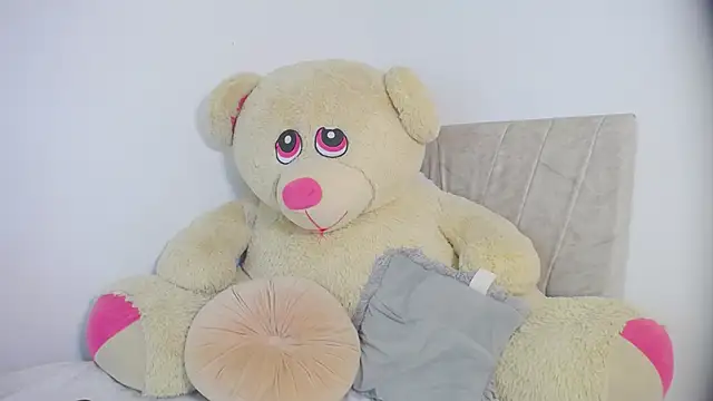 Snapshot of little_emiily_ chatting on November 4, 11:53 am little emiily online show from November 4, 11:53 am