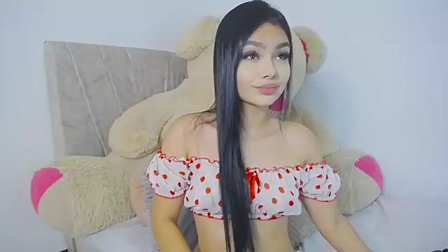 Snapshot of little_emiily_ chatting on November 6, 12:39 pm little emiily online show from November 6, 12:39 pm