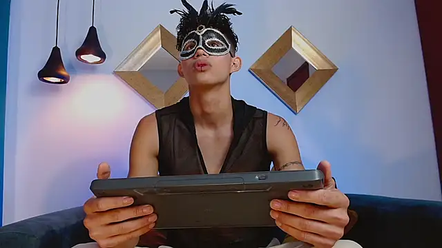 Snapshot of KamiSuarez chatting on October 30, 6:30 pm KamiSuarez online show from October 30, 6:30 pm