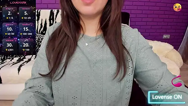 Snapshot of GlowMimi chatting on December 4, 10:51 pm GlowMimi online show from December 4, 10:51 pm