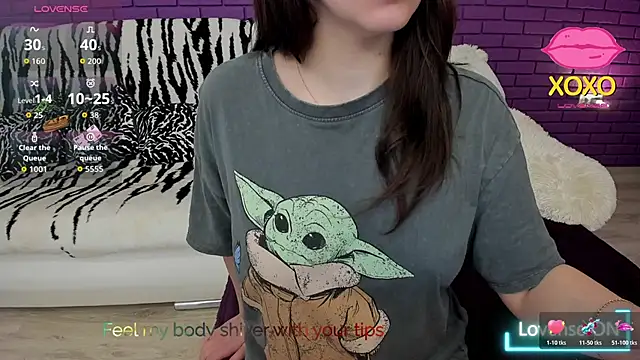 GlowMimi online show from April 2, 4:15 pm